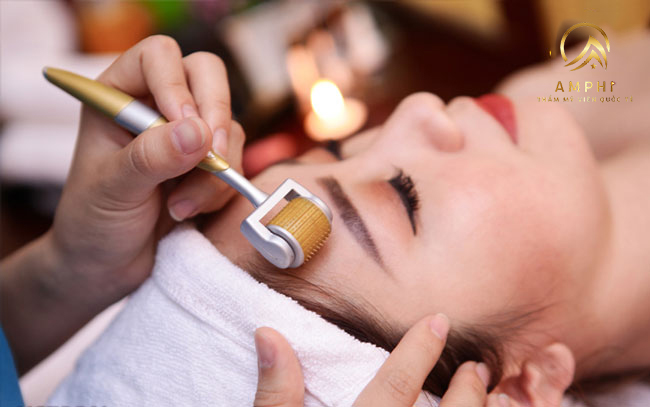 Lăn kim trị nám có tốt không, có an toàn hay không?