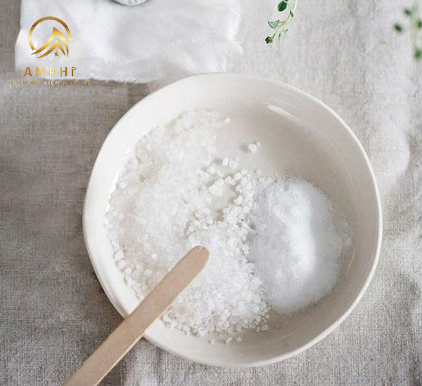 tẩy trắng răng bằng muối