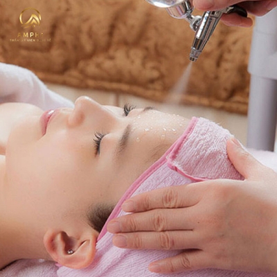 Liệu trình phun oxy Jet trị mụn tạm biệt mụn, trẻ hóa da tuyệt vời tại thẩm mỹ viện
