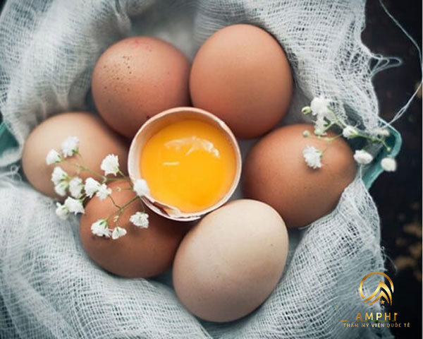 Giải đáp tẩy nốt ruồi ăn trứng có sao không?