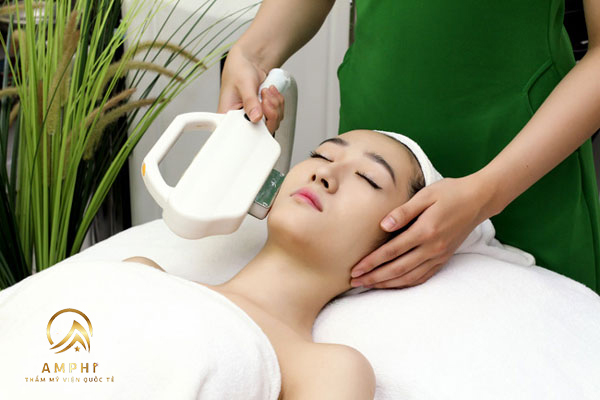 thu nhỏ lỗ chân lông ở spa
