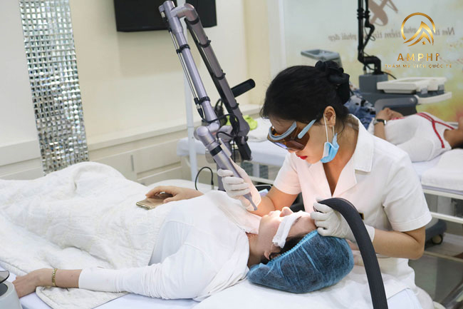 Trị sẹo bằng laser là gì? Có hiệu quả hay không và phù hợp với loại sẹo nào? Trị sẹo bằng laser là gì? Có hiệu quả hay không và phù hợp với loại sẹo nào?
