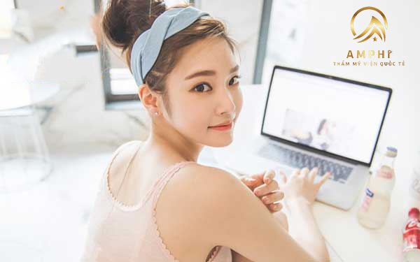 Cách chăm sóc da khi ngồi máy tính nhiều cho các nàng công sở Cách chăm sóc da khi ngồi máy tính nhiều cho các nàng công sở