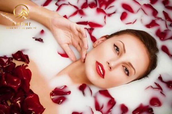 tắm trắng bằng sữa non