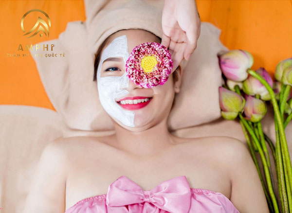 Bí quyết tắm trắng bằng thảo dược an toàn tuyệt đối cho làn da Bí quyết tắm trắng bằng thảo dược an toàn tuyệt đối cho làn da